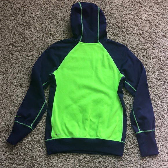 Nike Women’s Therma Fit Dri Fit hoodie - Picture 3 of 4